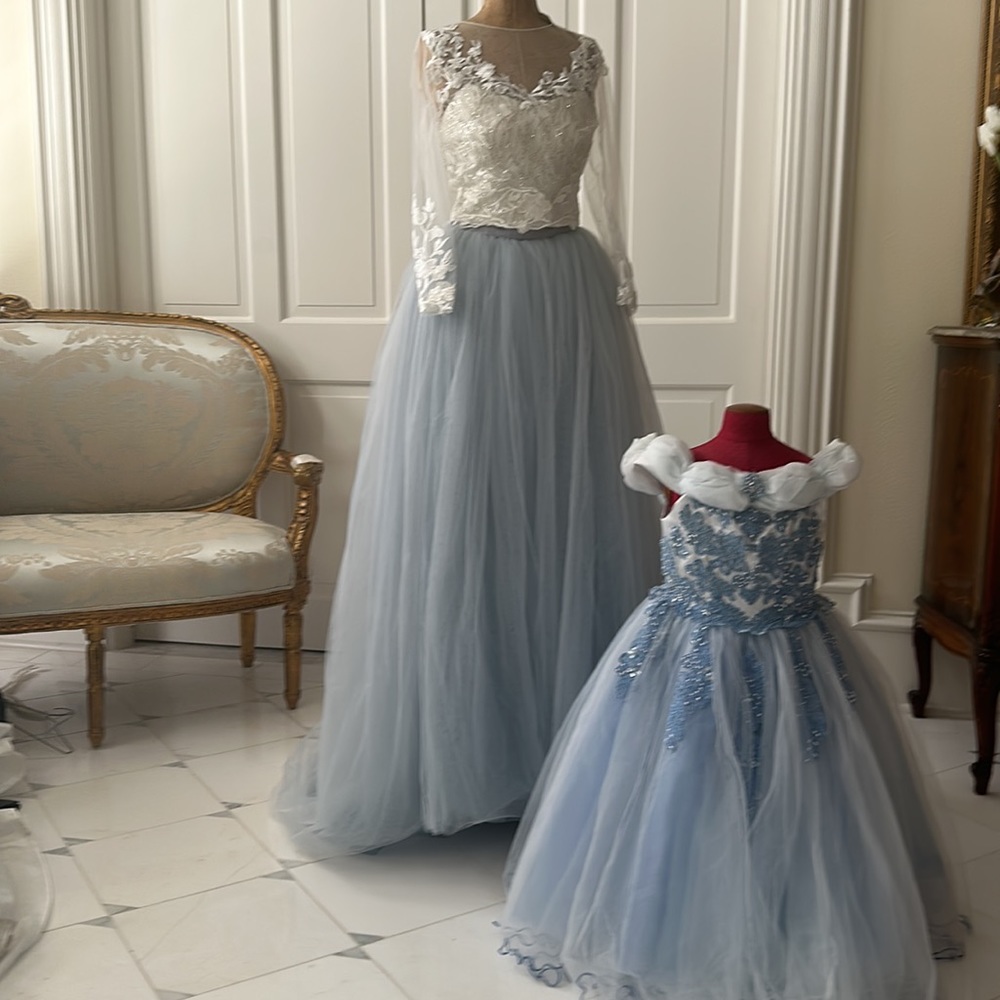 Princess flower girl dress size 8. Zoe brand